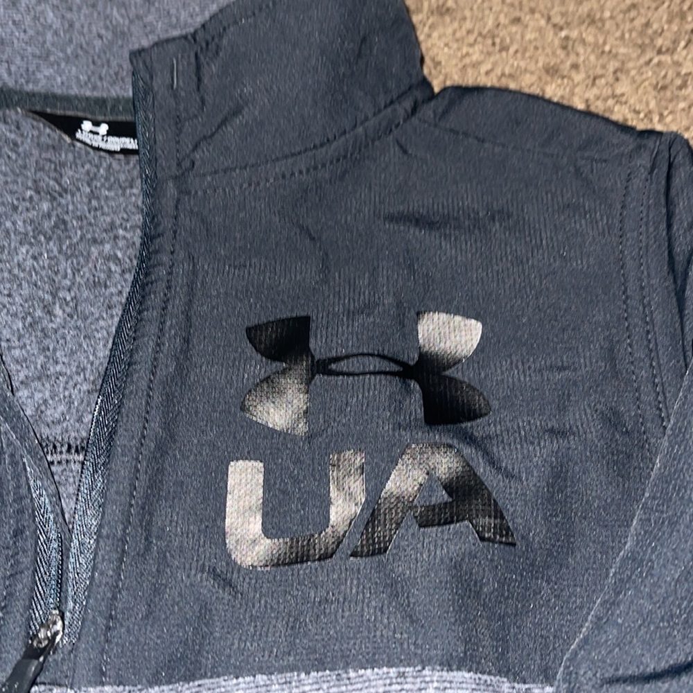 Sweaters - Picture 2 of 5
